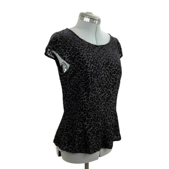 WILLOW & CLAY Black Velour Peplum Animal Print Top Size L - Picture 2 of 8